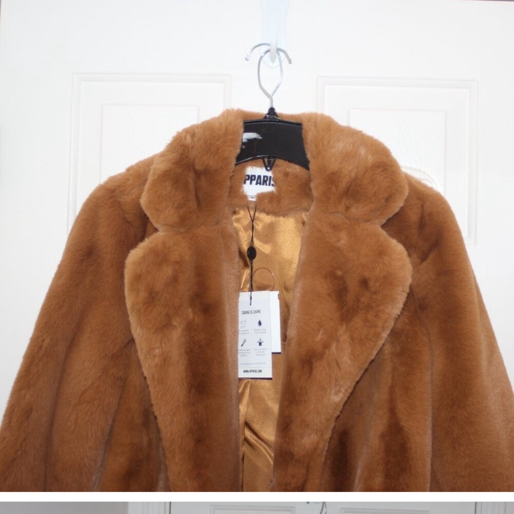 Apparis
Laures Faux-Fur Coat Size M - Picture 2 of 6